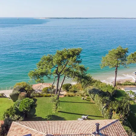 Villa Charme Et Authenticite Pour Cette D Exception Acces Prive Au Bassin